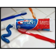 Pasta de Dinti Copii, Crest, Sparkle Fun, Aroma Bubble Gum, Culoare Albastra, 76.5gr 2