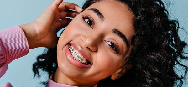 Pot folosi Whitestrips dacă am aparat dentar sau un dispozitiv de fixare?